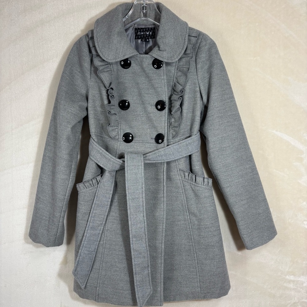 CHIME Womens Gray Double-Breasted Belted Coat W/ Ruffle Detail and Black Buttons